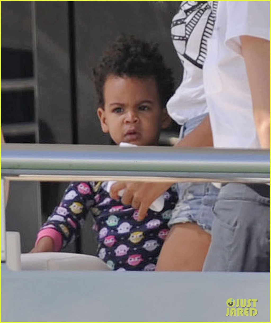 Beyonce & Blue Ivy Board A Yacht In Ibiza