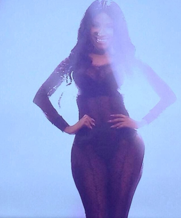 Nicki Minaj EMA 2014 (2)