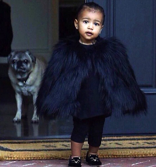 baby-north-west-fur-cape_2014-11-29_07-51-52