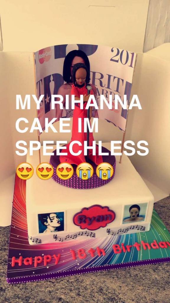Rihanna torta di compleanno (1)