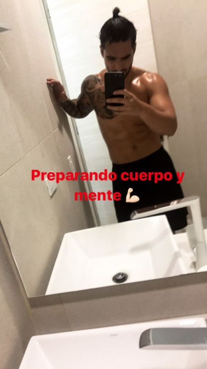 Maluma selfie after gym (1)
