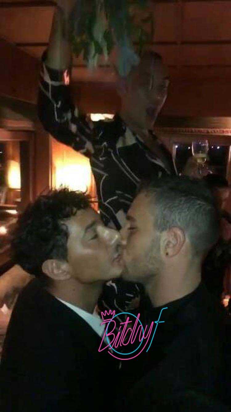 Alex Di Giorgio e Nicolo Mantovani bacio gay (1)
