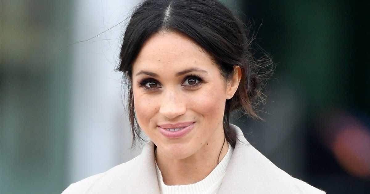 BELFAST, UNITED KINGDOM - MARCH 23: Meghan Markle departs the iconic Titanic Belfast during her visit with Prince Harry to Northern Ireland on March 23, 2018 in Belfast, Northern Ireland, United Kingdom. (Photo by Samir Hussein/Samir Hussein/WireImage)