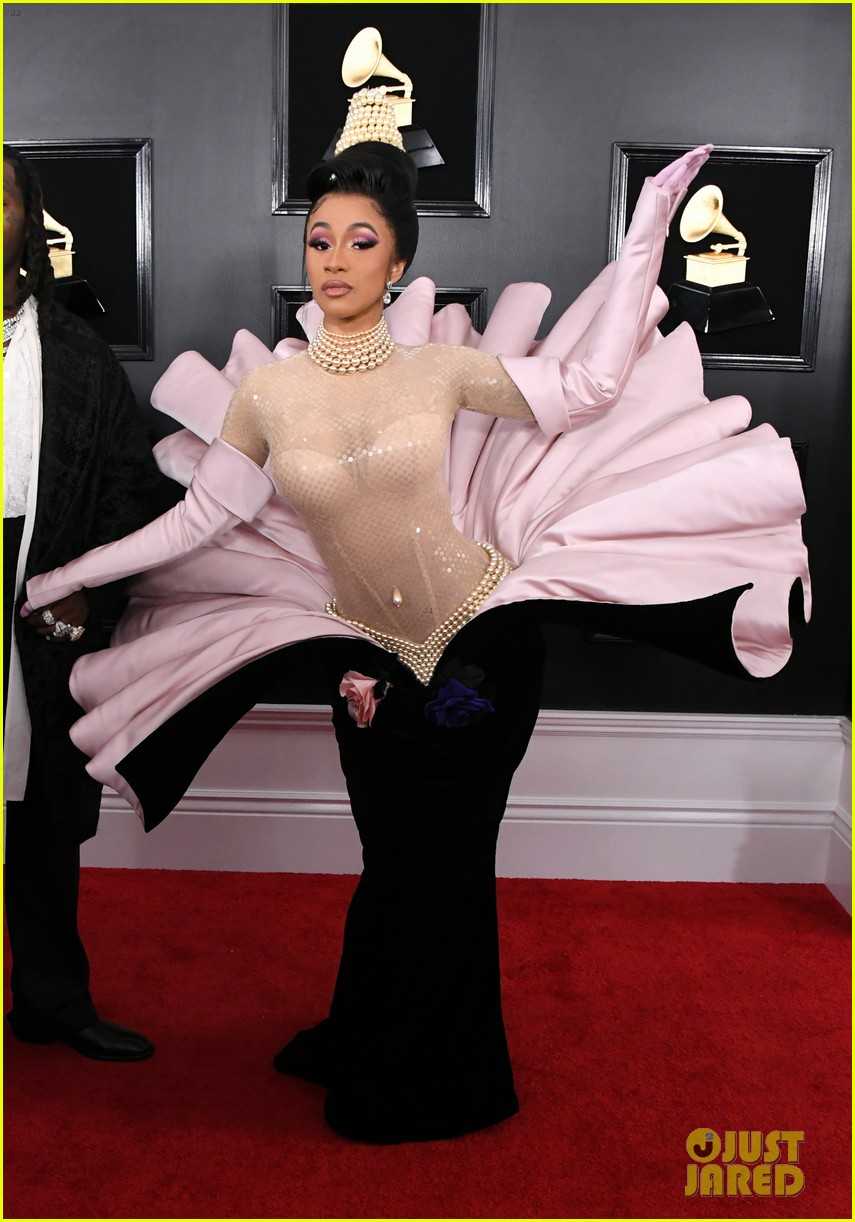 cardi-b-wows-on-the-red-carpet-alongside-offset-at-grammys-03