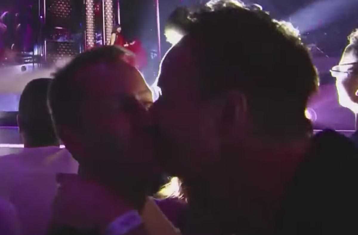 gay bacio eurovision